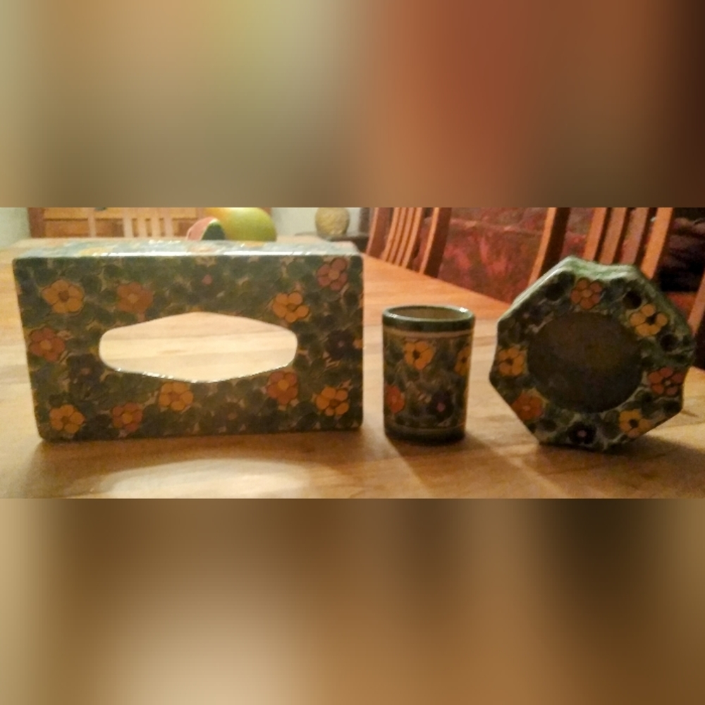 Mexican Ceramic Bathroom set; tissue, toothbrush holder and water cup.